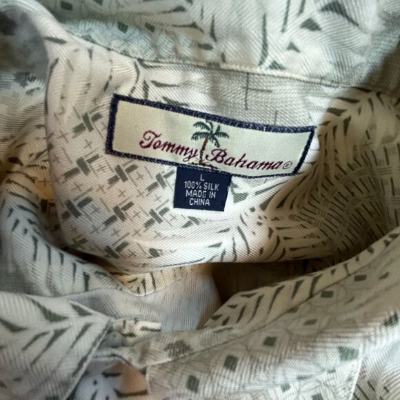 Tommy Bahama Mens Beige Button-Up Shirt 100% Silk Short Sleeve Leaf Print Large - Picture 3 of 11